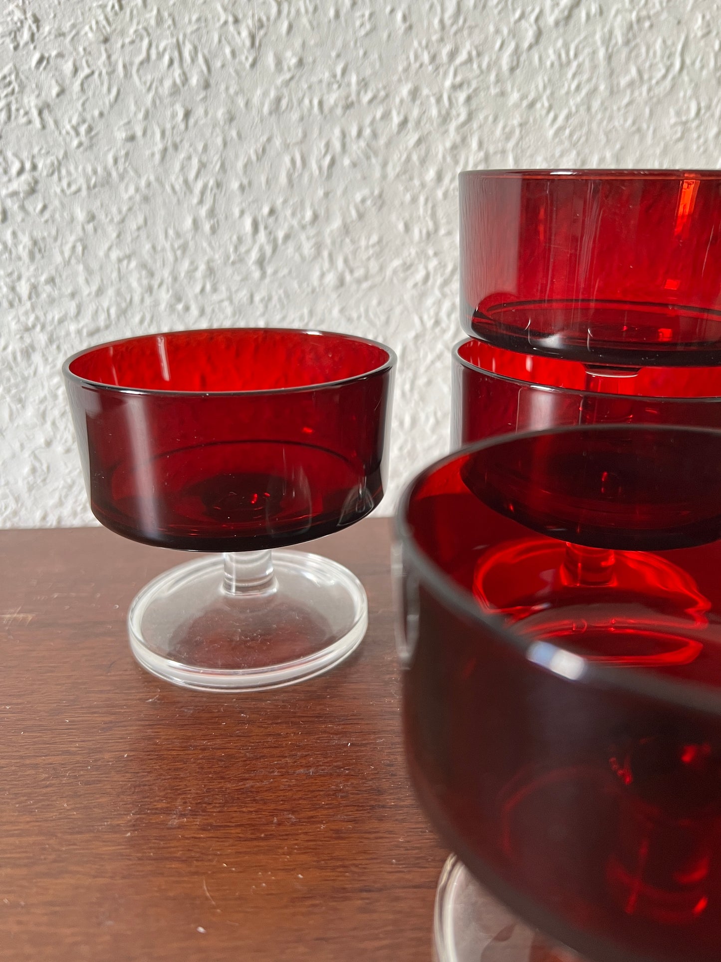 Luminarc Arcoroc France 4er-Set Gläser Champagner Dessertschalen Rot