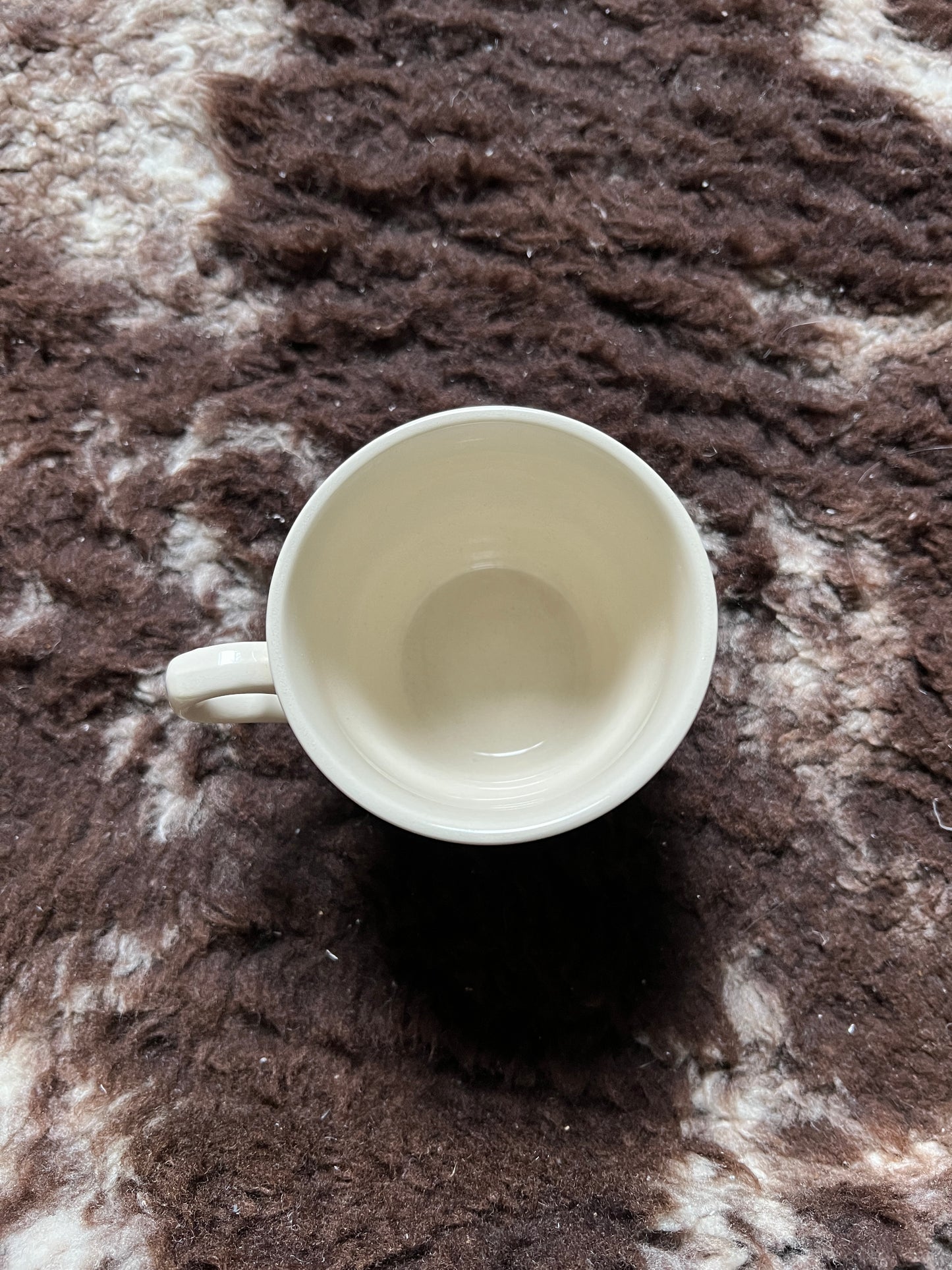 English Ironstone Tableware Kaffee- und Teetasse Rot & Weiß