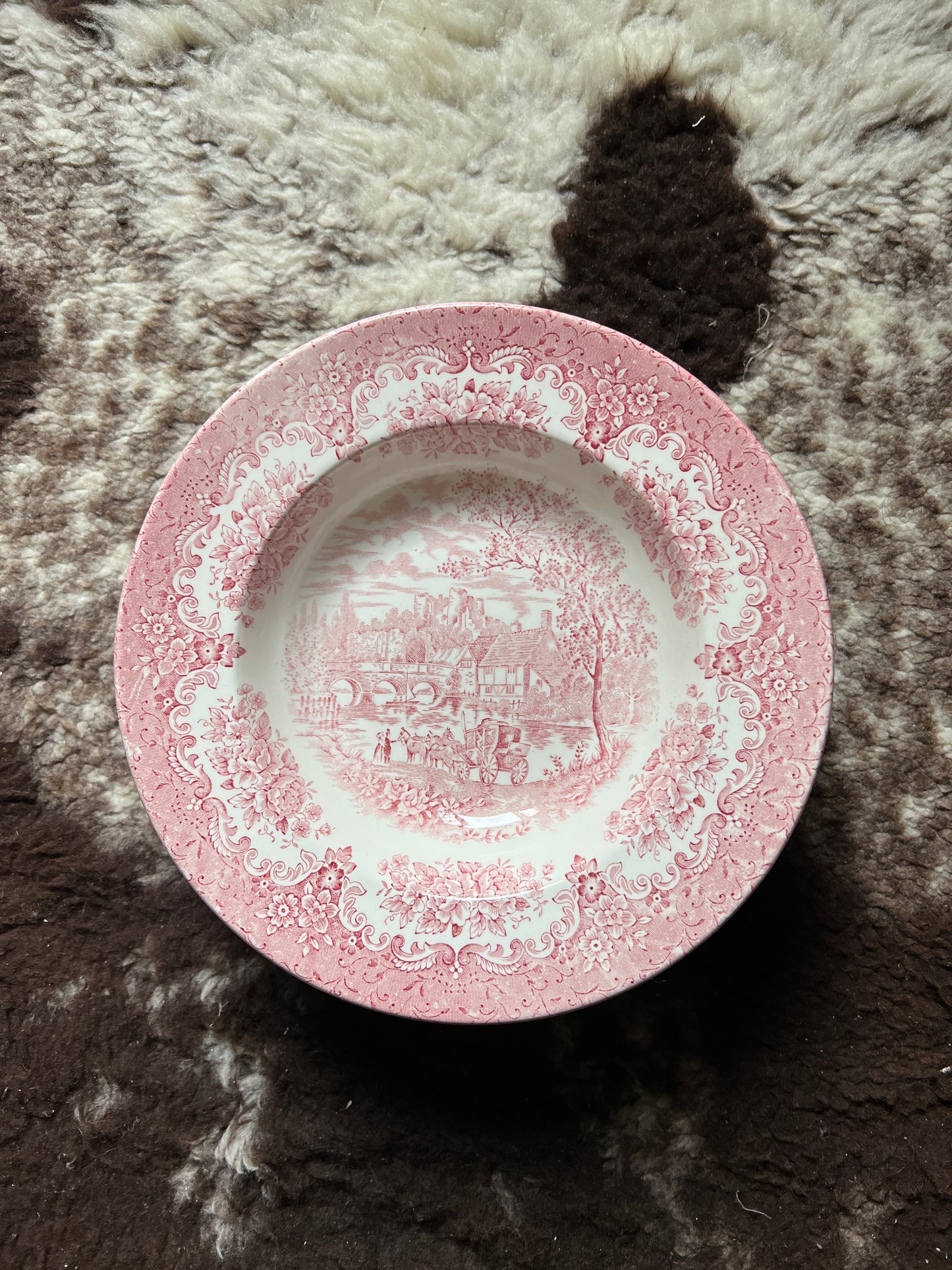 English Ironstone Tableware Suppenteller Rot & Weiß