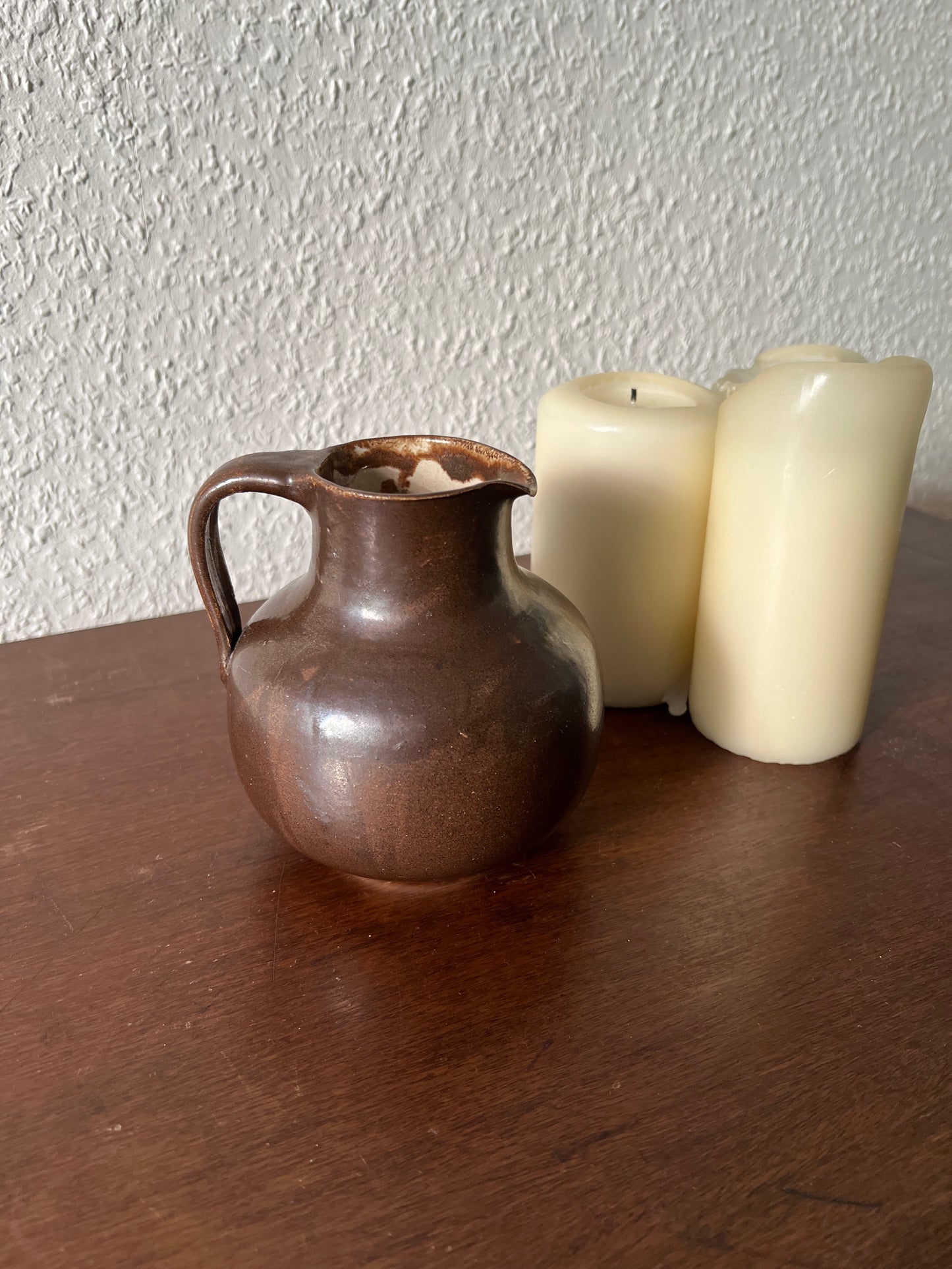Mittelgroßer Handmade Krug Vase Braun Glasiert Weiß Vintage Henkel Keramik Steingut