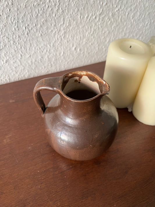 Mittelgroßer Handmade Krug Vase Braun Glasiert Weiß Vintage Henkel Keramik Steingut