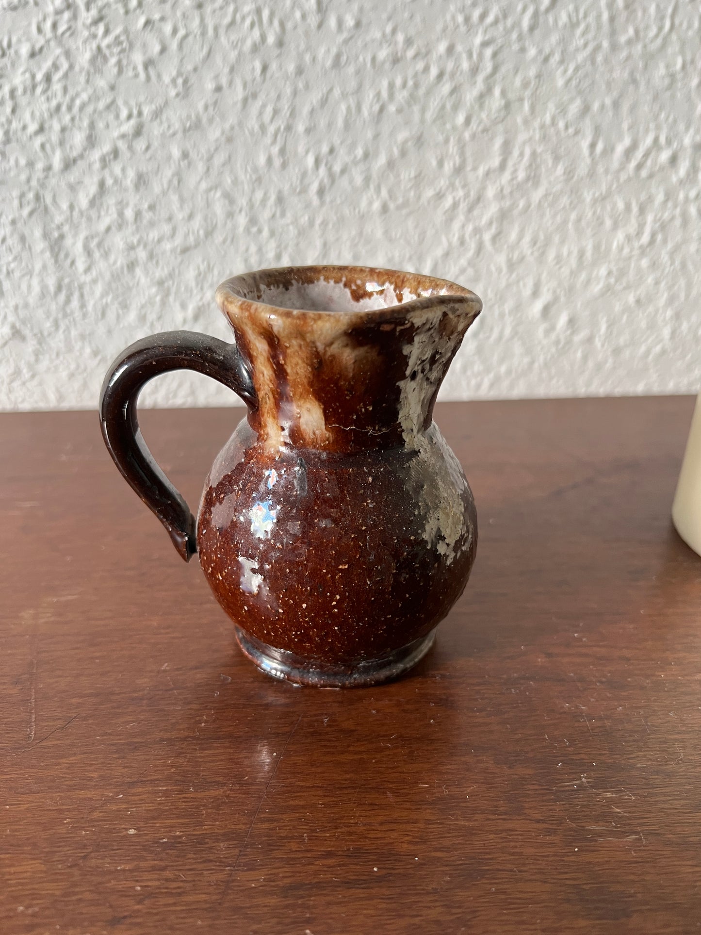 Kleiner Handmade Krug Vase Braun Glasiert Weiß Vintage Henkel Keramik Steingut