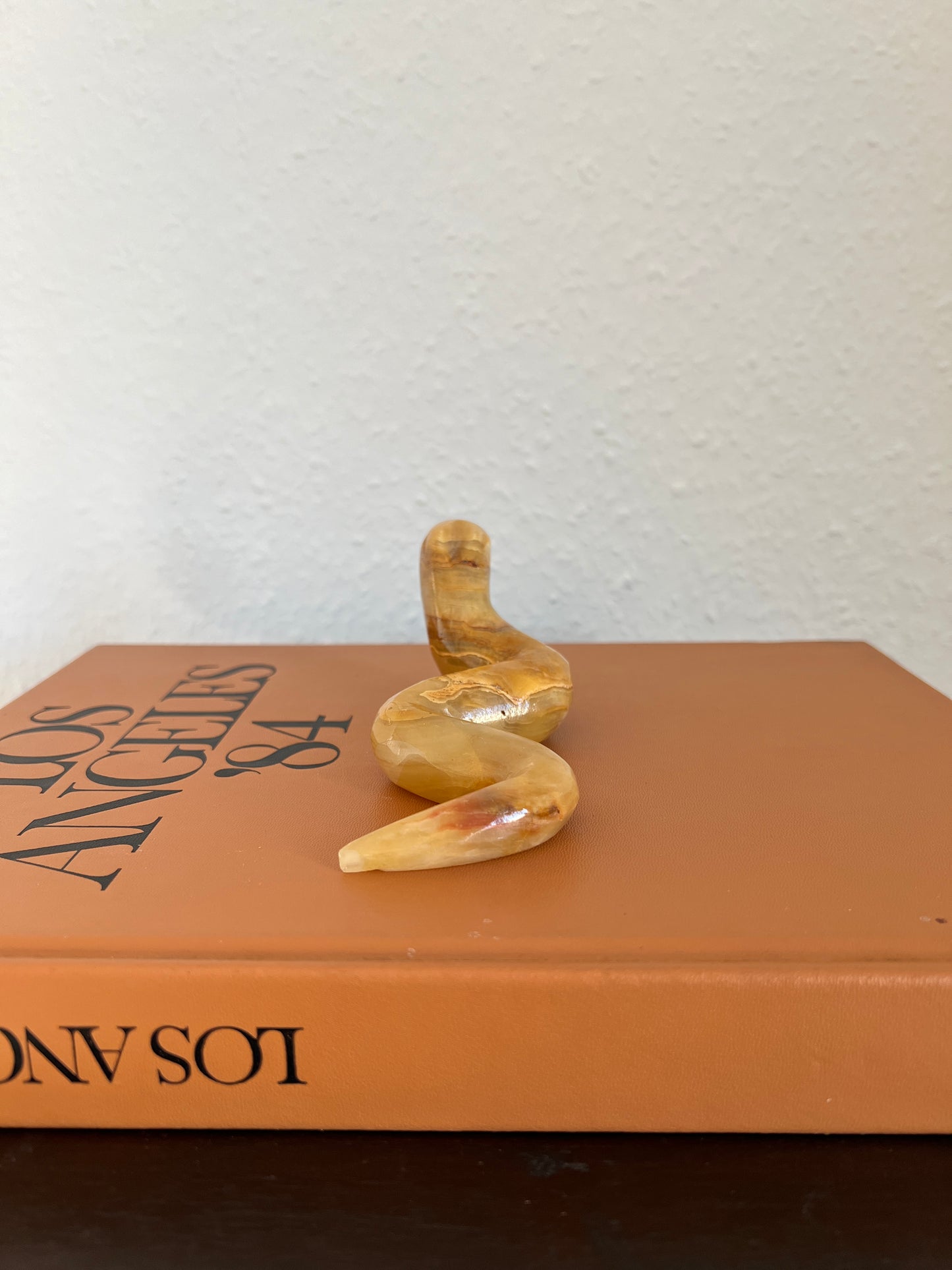 Onyx Schlange Orange Marmor Figur Skulptur Vintage Mid-Century Modern