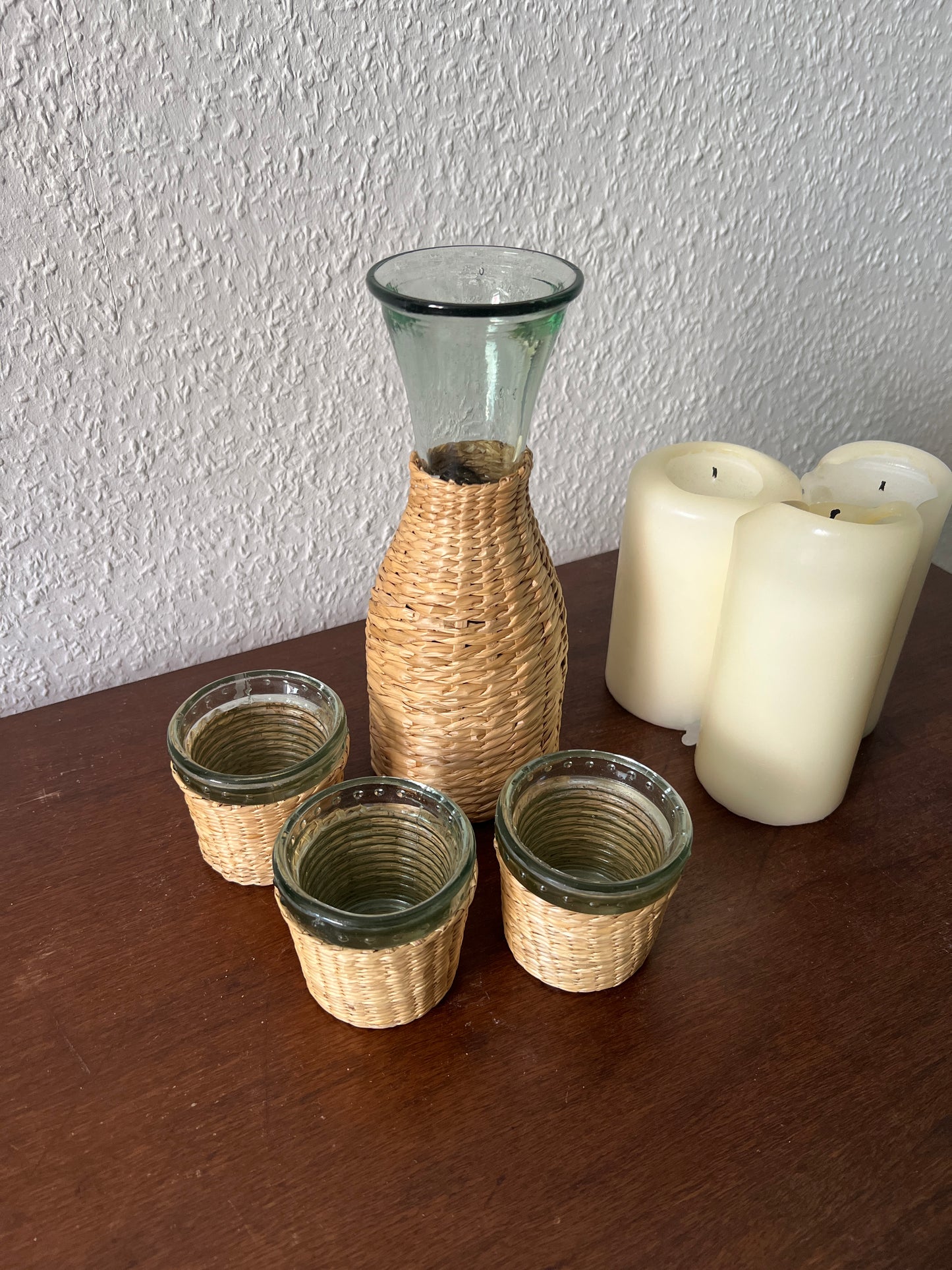 Set Glaskaraffe mit 3er-Set Gläsern geflochten Schnur Bast Vintage Mid Century