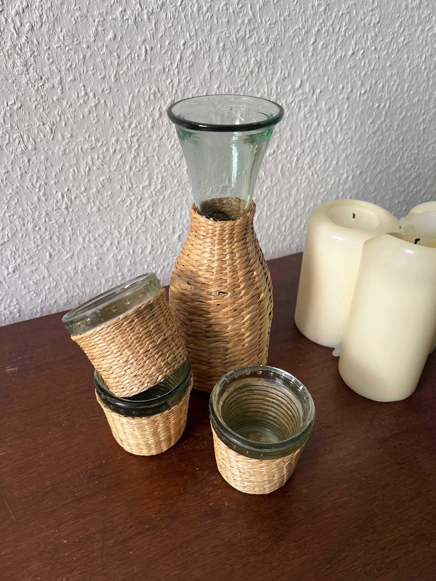 Set Glaskaraffe mit 3er-Set Gläsern geflochten Schnur Bast Vintage Mid Century