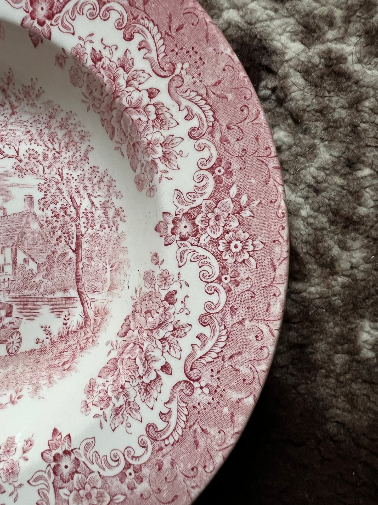 English Ironstone Tableware Suppenteller Rot & Weiß